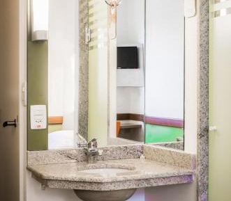 Standard room - 2 twin beds and 1 bunk bed