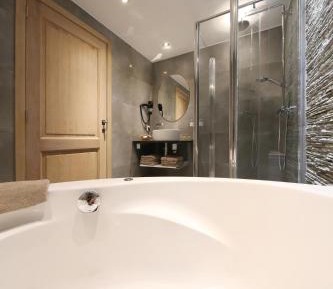 Double Room with Spa Bath - Annex