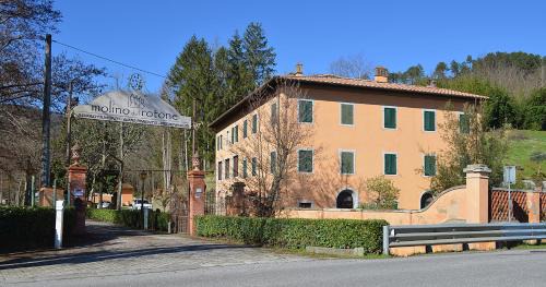 Apartment with Pool View 