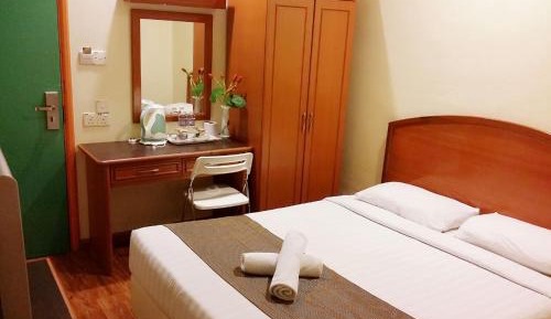 Deluxe Queen Room