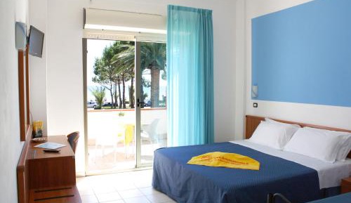 Deluxe Triple Room with Sea View