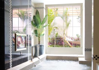 Queen Room with Pool View