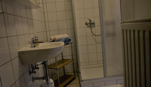 Deluxe Double Room (2 Adults + 1 Child)