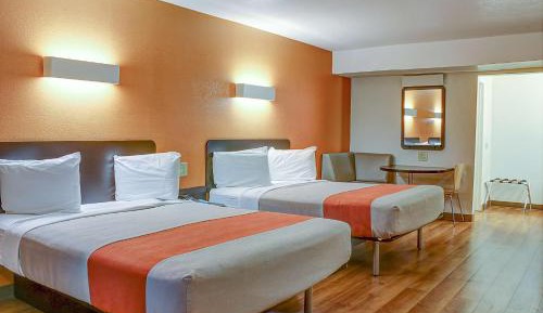 Queen Room with Two Queen Beds - Non-Smoking