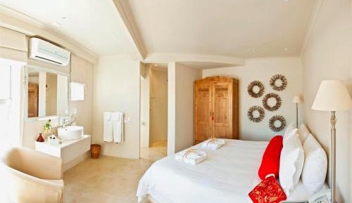 Deluxe Suite with kitchenette