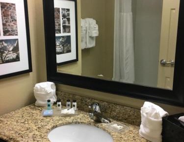 One-Bedroom King Suite with Sofa Bed - Disability Access/Non-Smoking