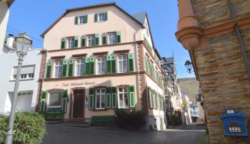 Nine-Bedroom Holiday Home