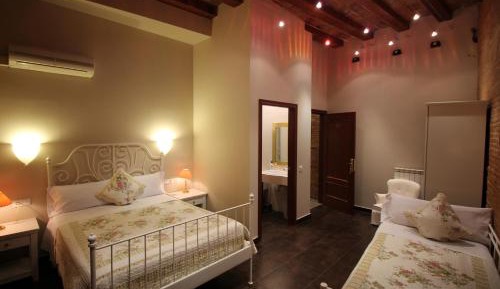 Triple Room with Private Bathroom