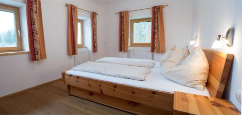 Superior One-Bedroom Apartment (4 Adults)