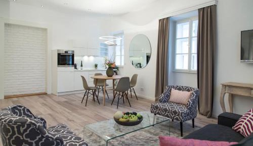 Deluxe Apartment