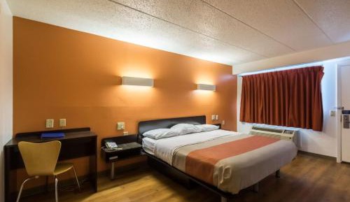 King Room - Non-Smoking