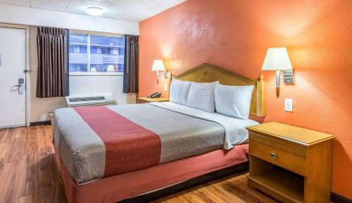 King Room - Non-Smoking