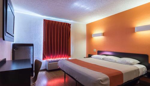 King Room - Non-Smoking