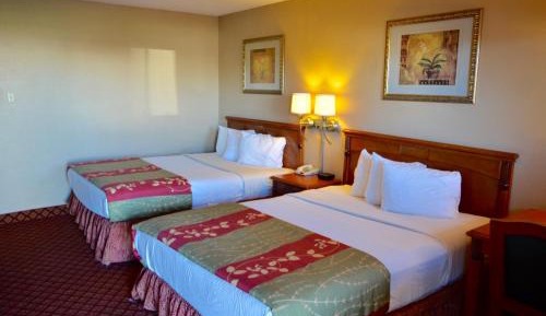 Queen Room with Two Queen Beds - Non-Smoking