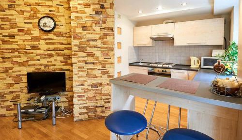 One-Bedroom Apartment with Balcony