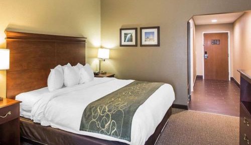 King Suite - Non-Smoking