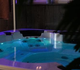 King Room with Spa Bath