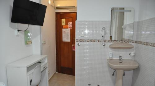 Twin Room with Shared Bathroom