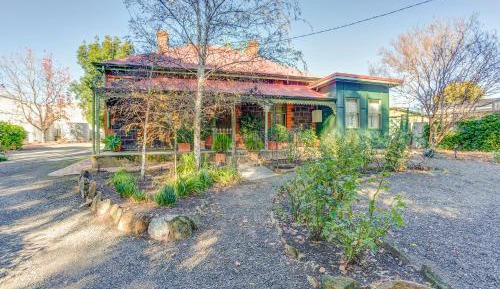 Three-Bedroom Winery Cottage