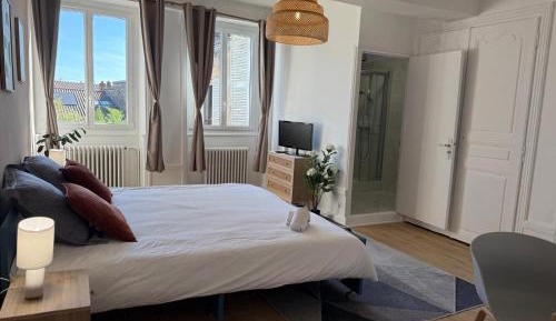 One-Bedroom Apartment with Garden View