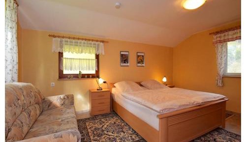 One-Bedroom Holiday Home