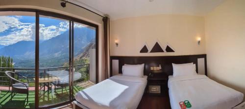 Double Room with Pool View