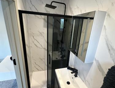 Deluxe Double Room with Shower