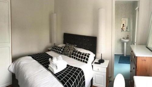 Double Room with Private Bathroom