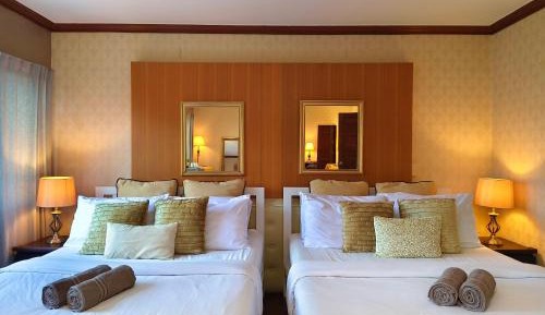 Deluxe Family Room
