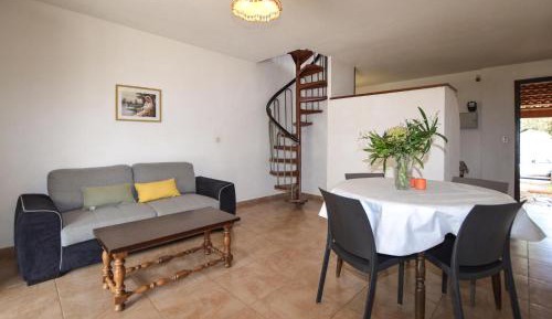 One-Bedroom Holiday Home