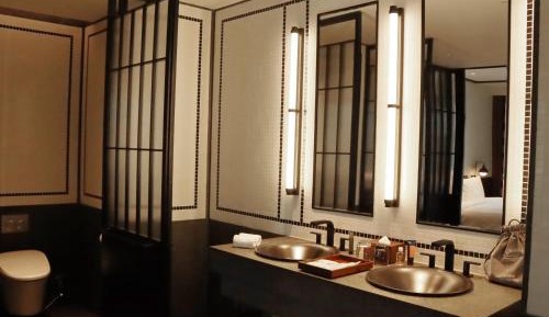 Encore One-Bedroom King Suite with City View