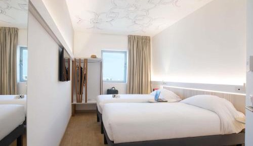 Agora Twin Room By Ibis