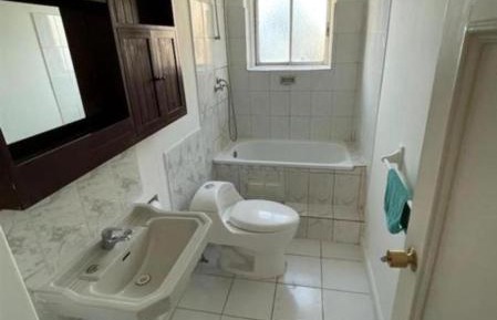 Basic Triple Room with Shared Bathroom