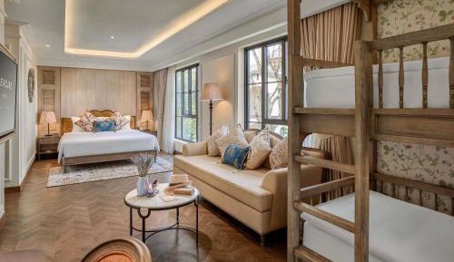 Family King Room with Bunk Beds