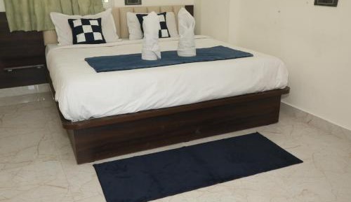Deluxe Room (2 Adults + 1 Child)