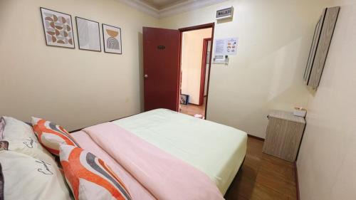 Standard Double Room with Shared Bathroom