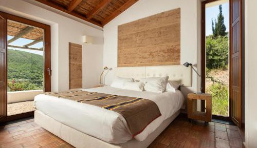 Apartment with Mountain View