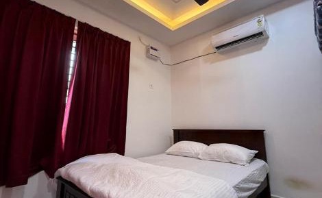 Deluxe Double Room (2 Adults + 1 Child)