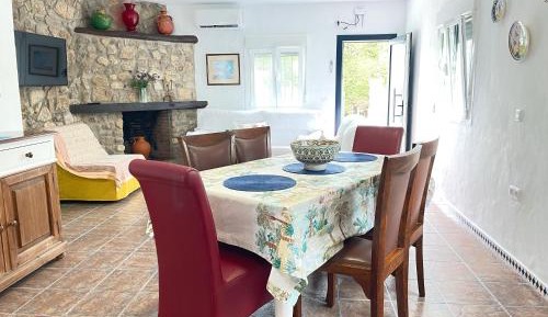 Three-Bedroom Deluxe Apartment