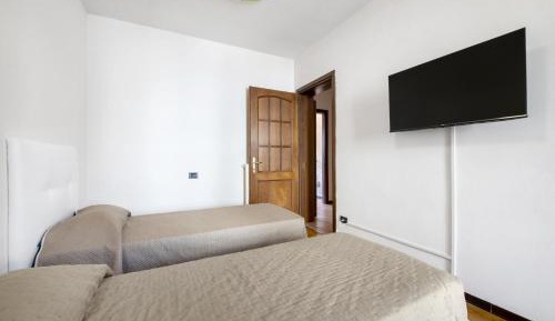 Three-Bedroom Superior Apartment