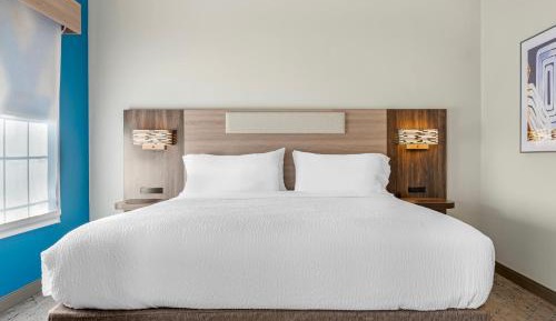 Standard King Room with Mobility Accessible Roll-In Shower