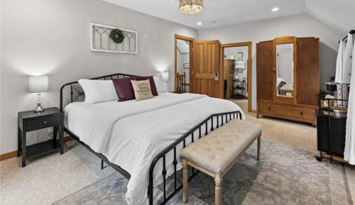 Suite with City View