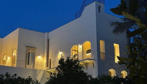 Villa with Garden View