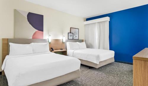 Queen Room with Two Queen Beds and Accessible Tub - Mobility and Hearing Access