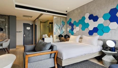 Deluxe Queen Room