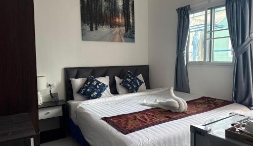 Single Room with Shared Toilet