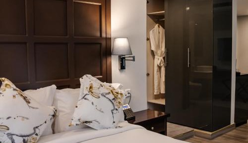 Junior Suite with Mountain View