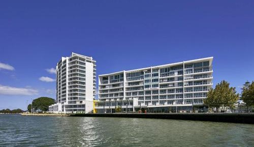 Superior King Room with Water View