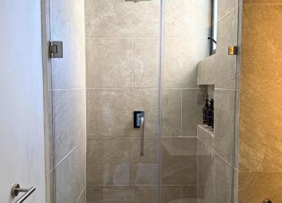 Queen Room with Spa Bath