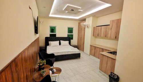Studio Apartment with King Bed